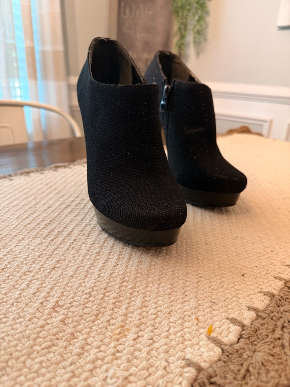 Italian Black Sparkle Platform Ankle Bootie w/ a Stilletto Heel Sz 9